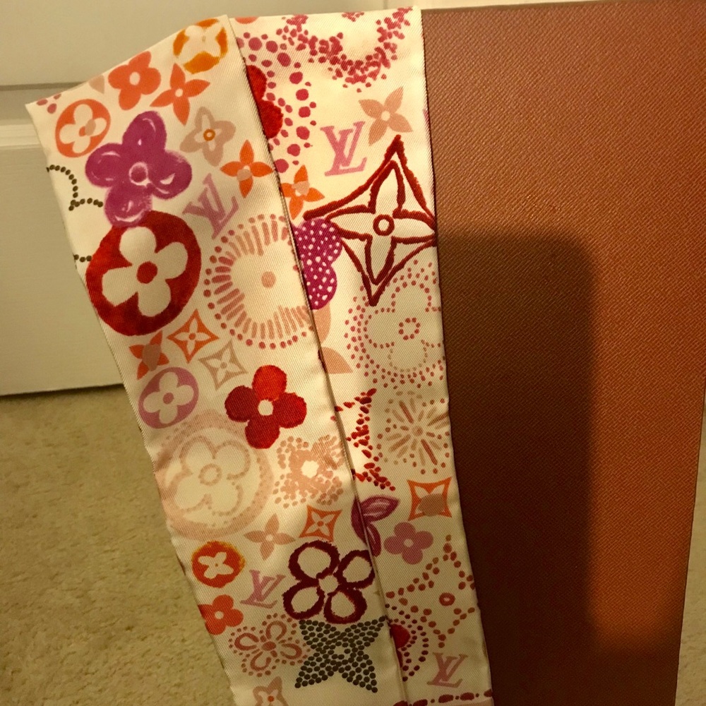 *SOLD* 100%AUTHENTIC Louis Vuitton silk bandeau - Picture 5 of 5